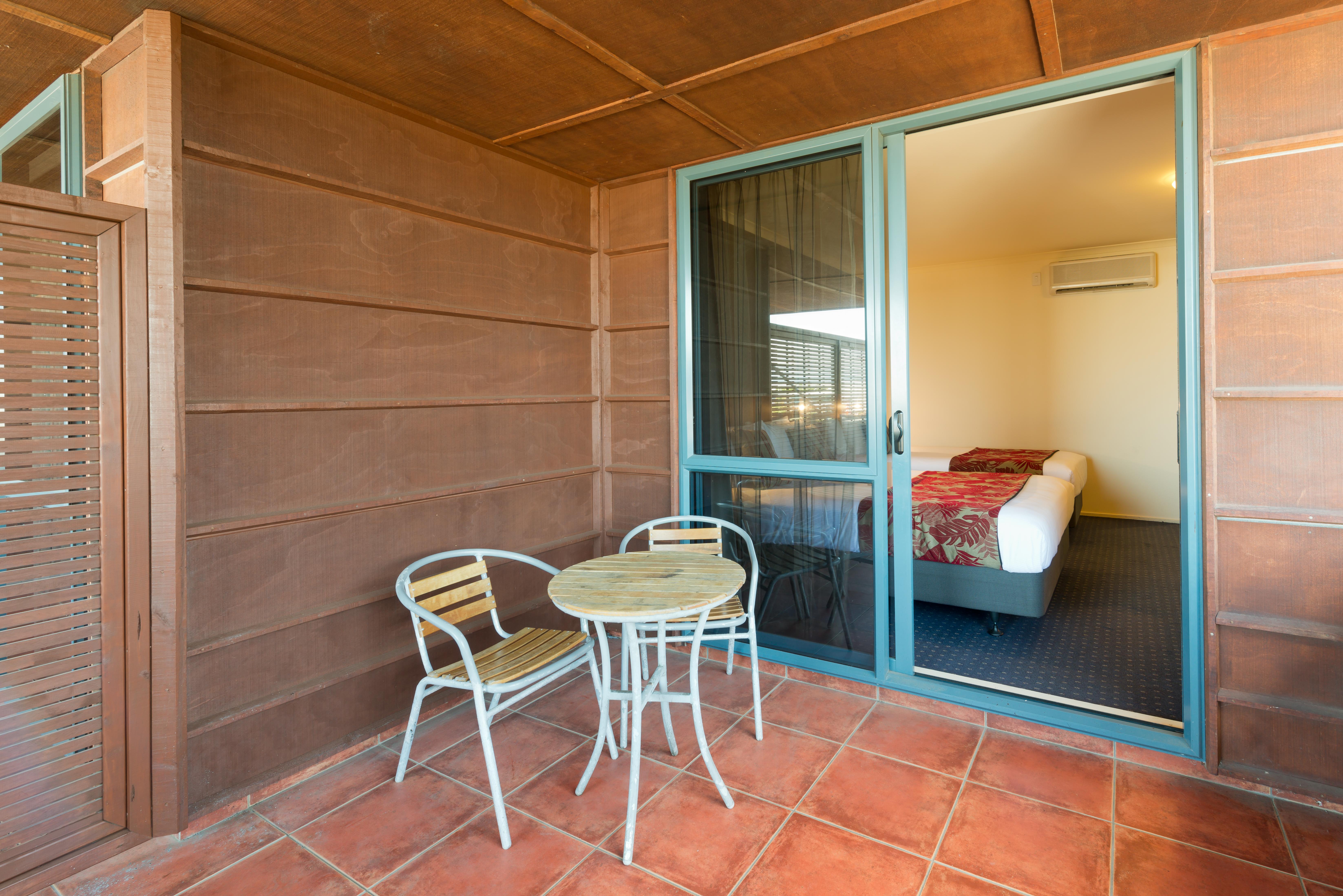 Heartland Airport Hotel 4*