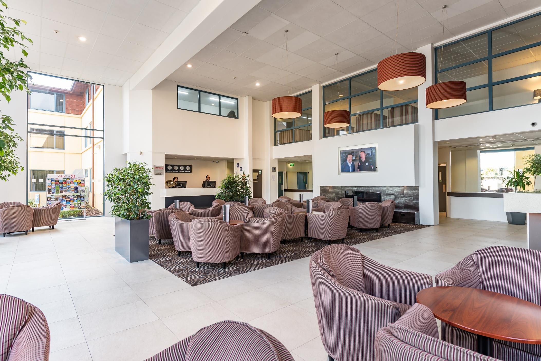 Hotel Heartland Airport 4*