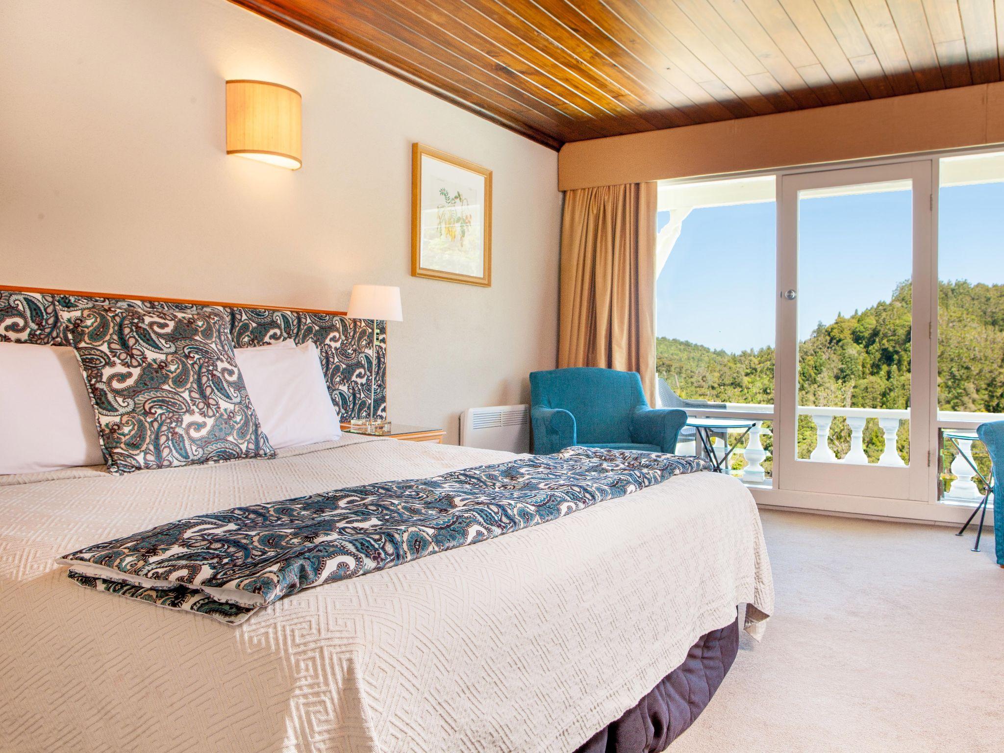 Waitakere & Spa Hotel