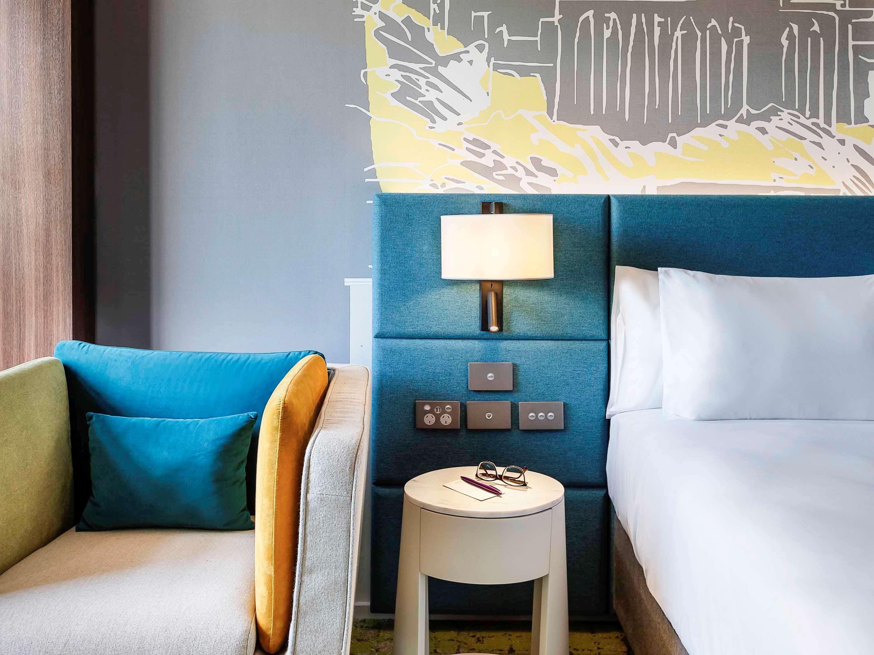 Mercure Queen Street Hotel 4*