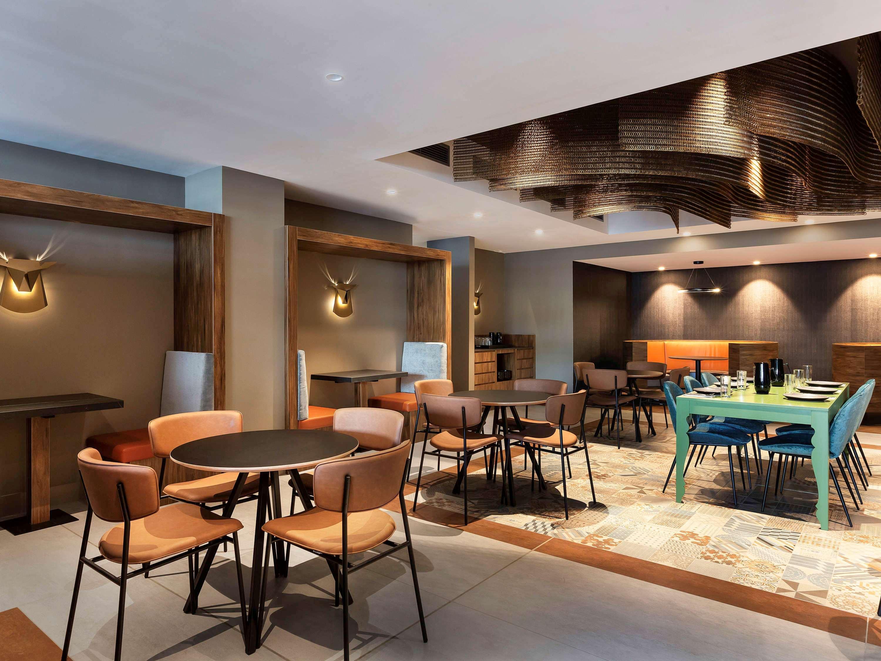 Mercure Queen Street Hotel 4*