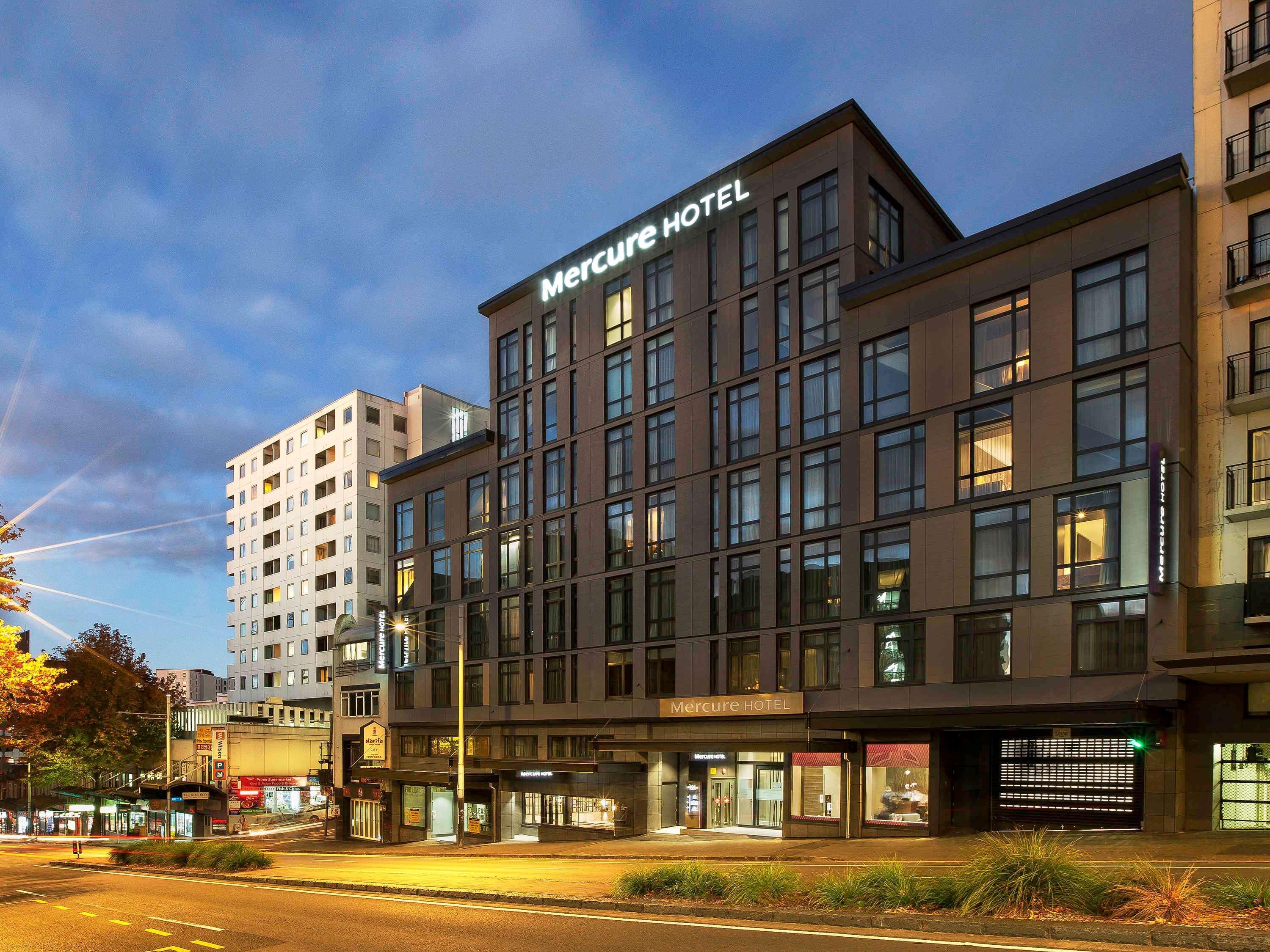Mercure Queen Street Hotel 4*