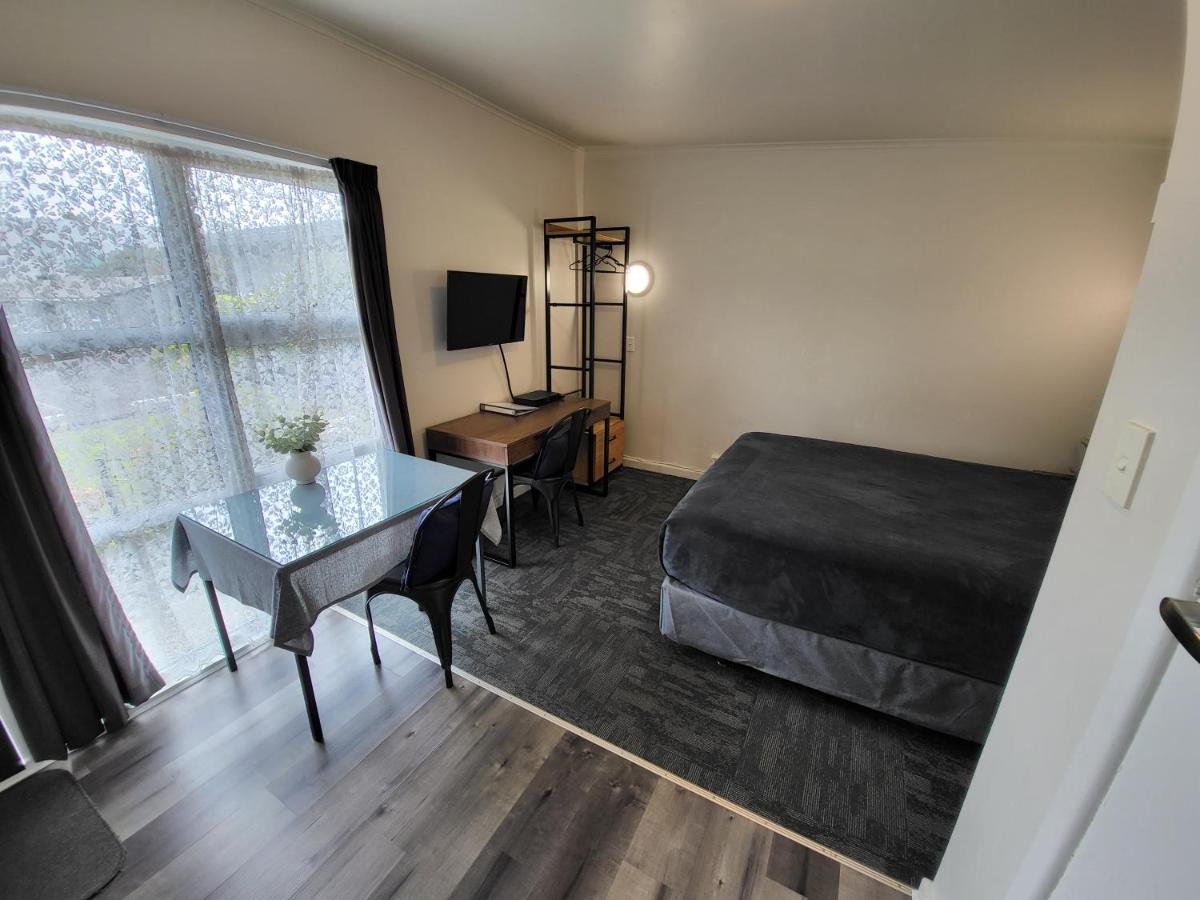 Rockfield Motel 2*