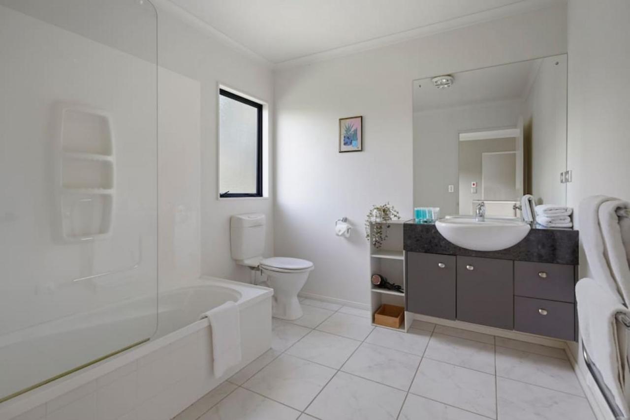 Spacious Family - Fenced Garden - Netflix Holiday home *