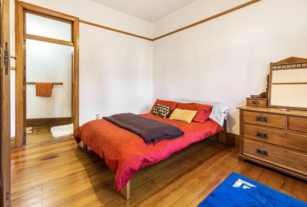 Nz's First Ever Built! 1915 Apartment Auckland