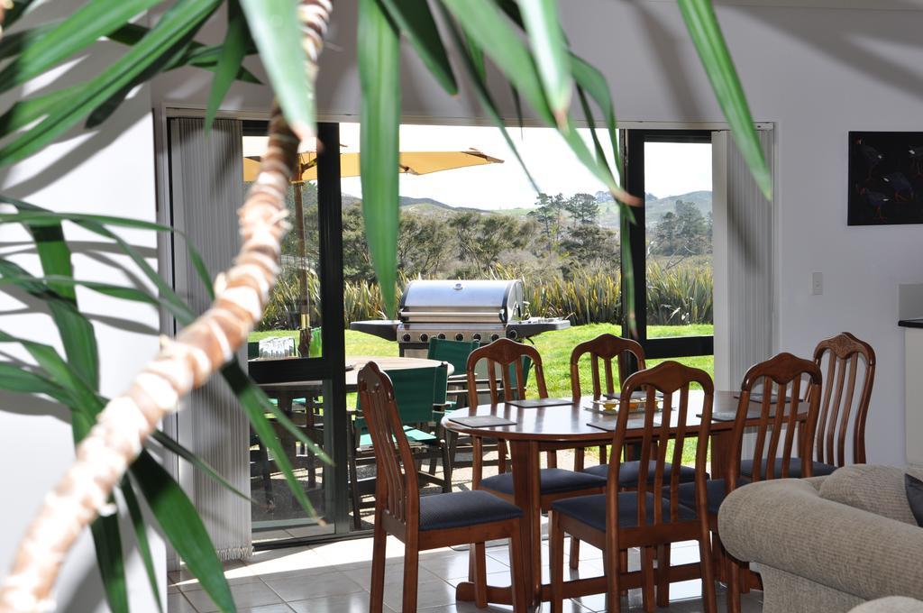 Okura River Estate Getaway Bed & Breakfast