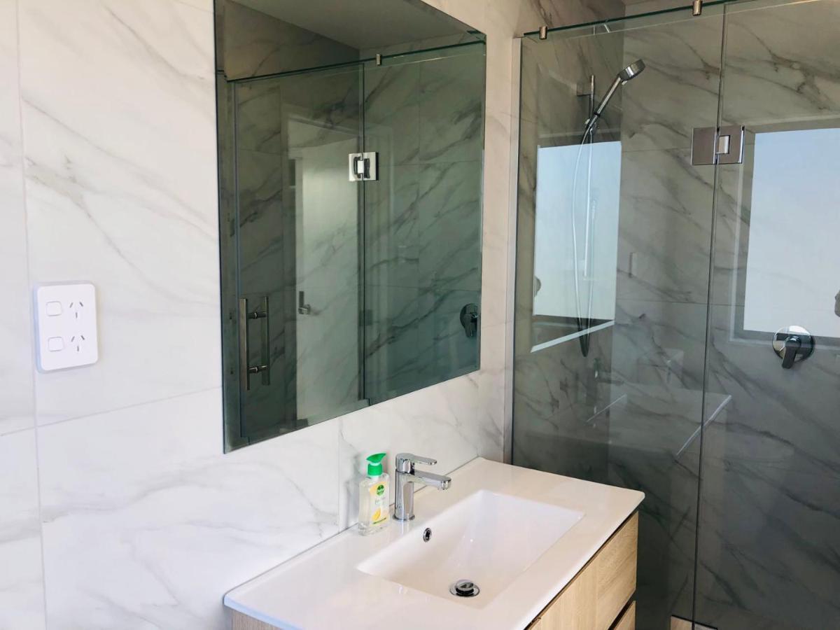 Modern & Luxurious 3
