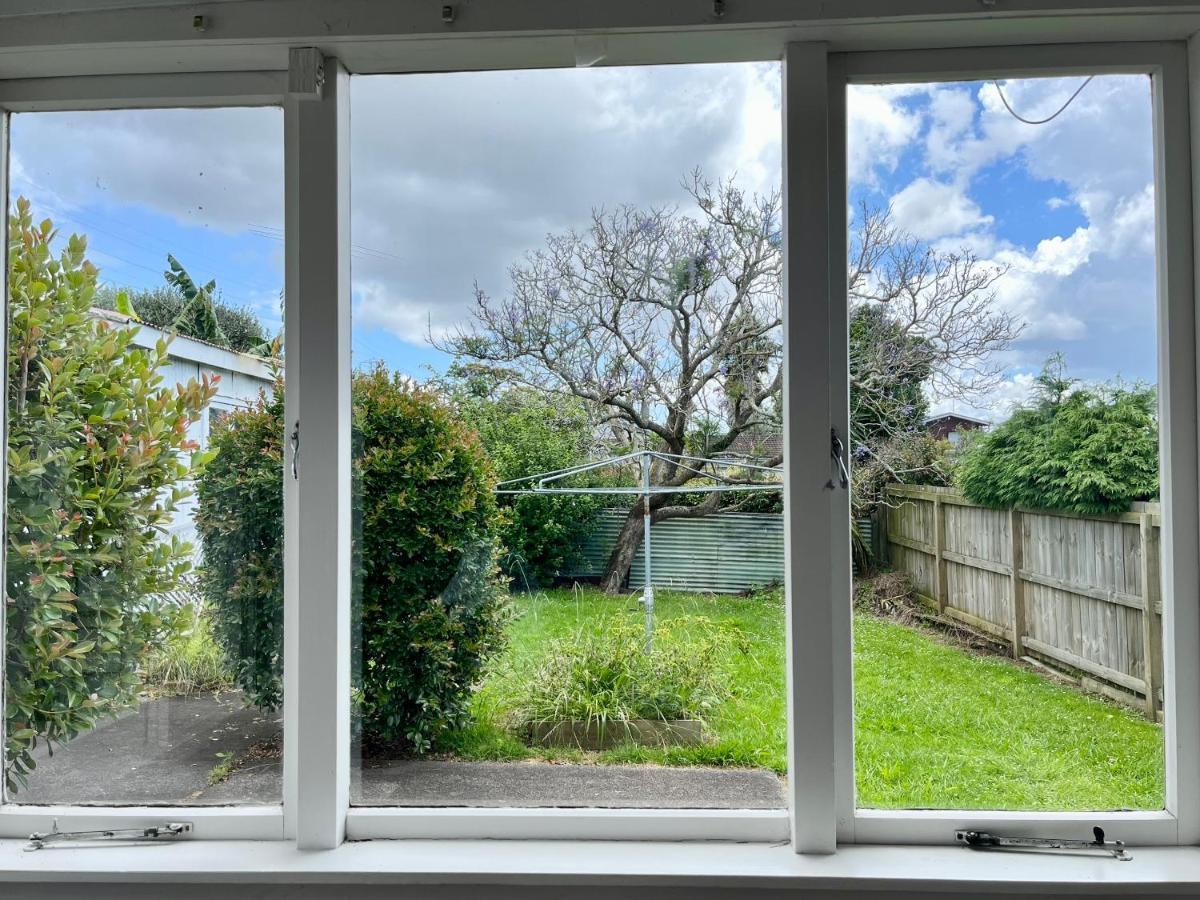 Entire House In Mt Wellington, *