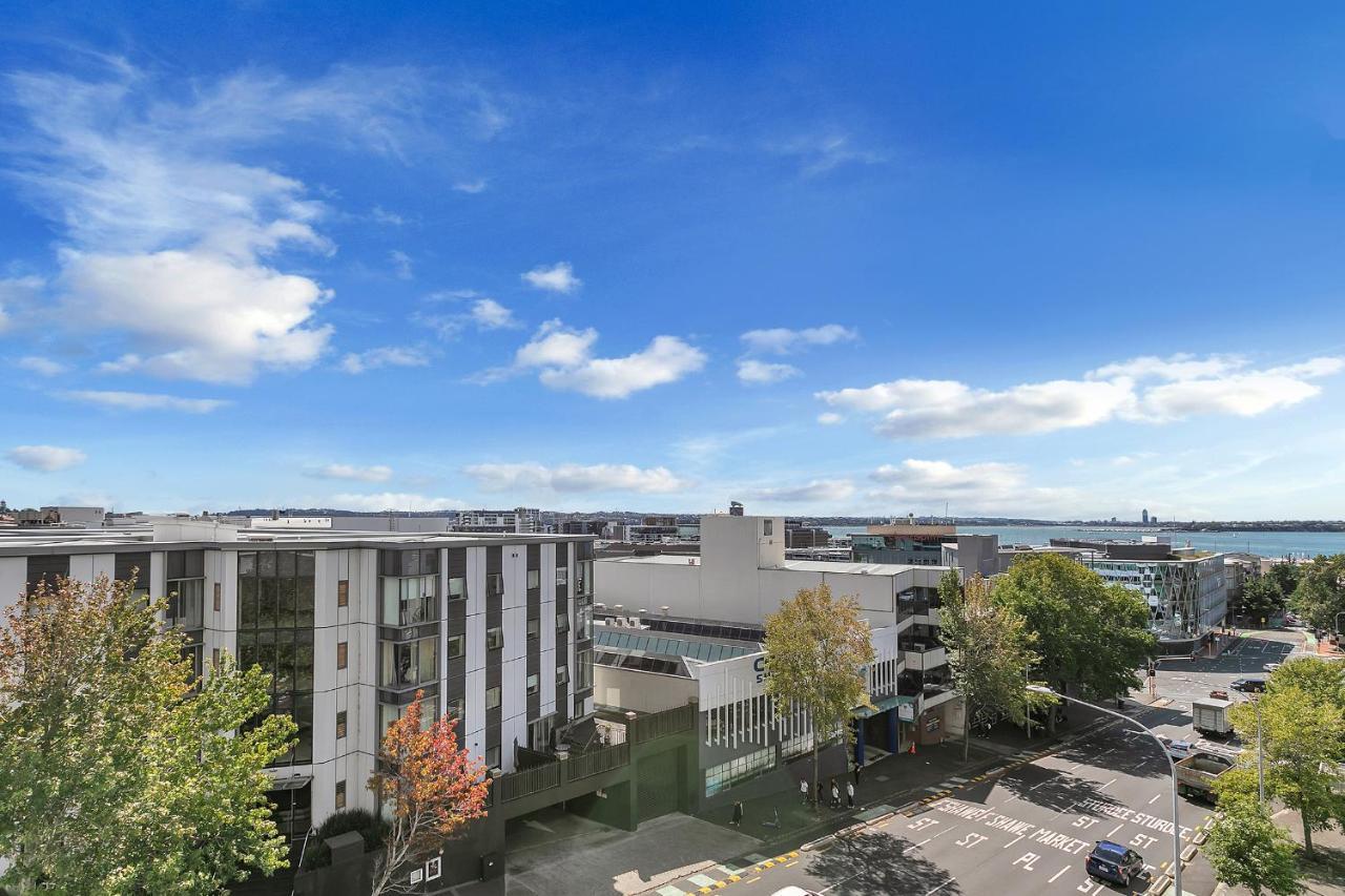 Your Family Getaway - Rooftop & Pool! Apartment Auckland