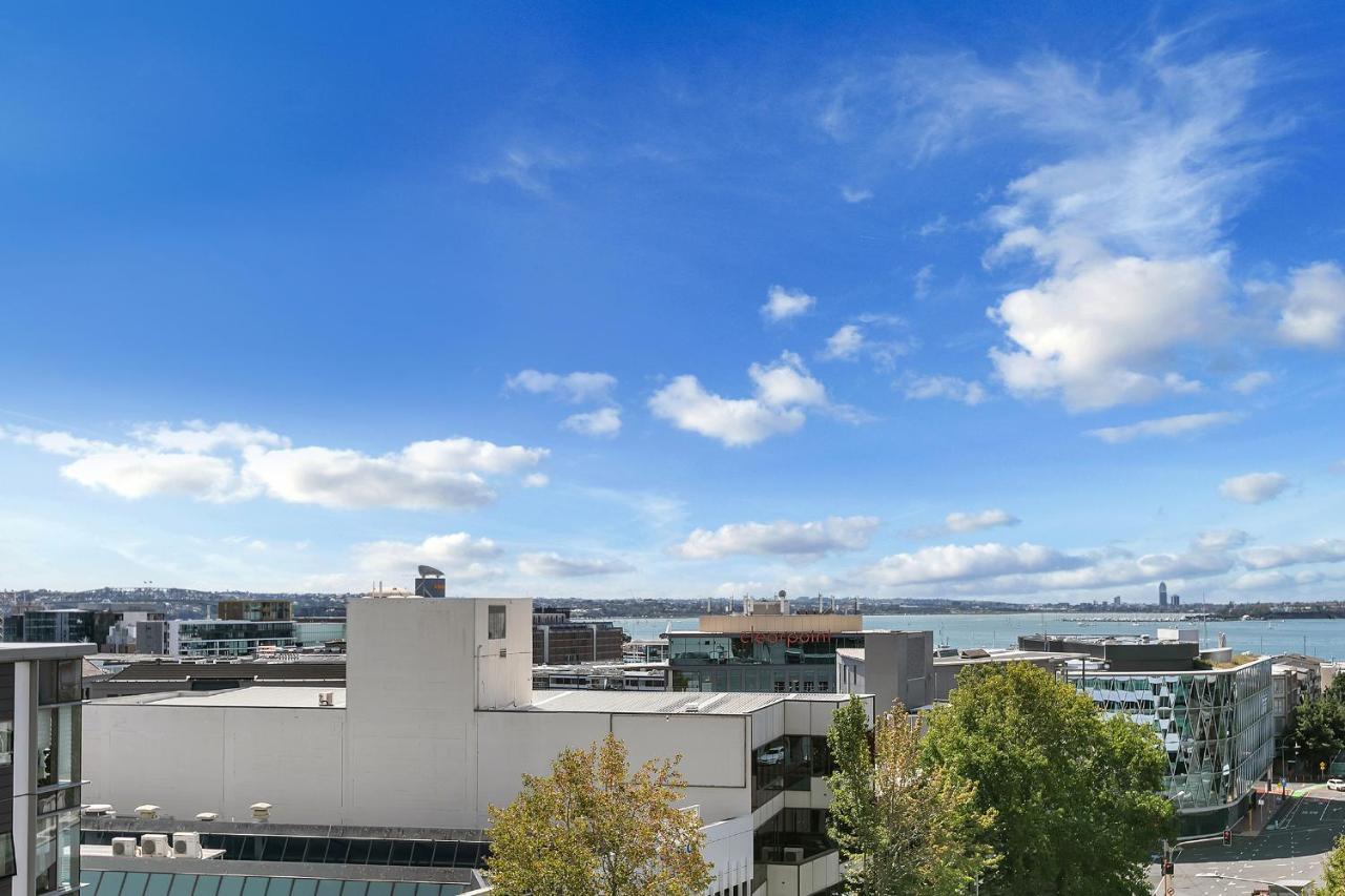 Your Family Getaway - Rooftop & Pool! Apartment Auckland