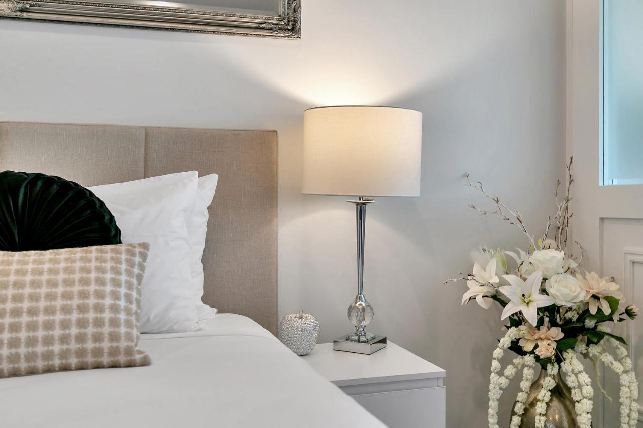 Apartment Your Family Getaway - Rooftop & Pool! *