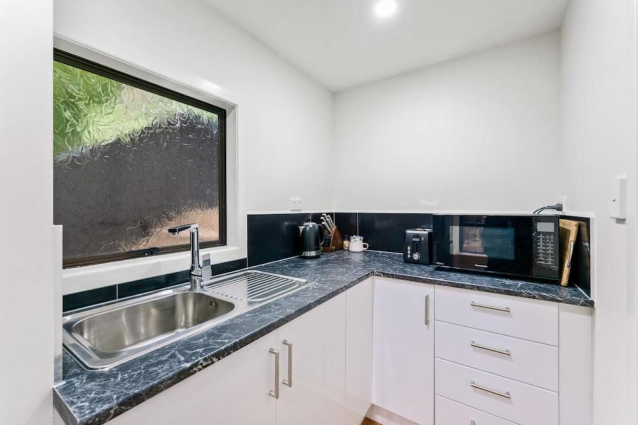 A 1br Slice Of Titirangi Heaven - Wifi - Netflix Apartment *