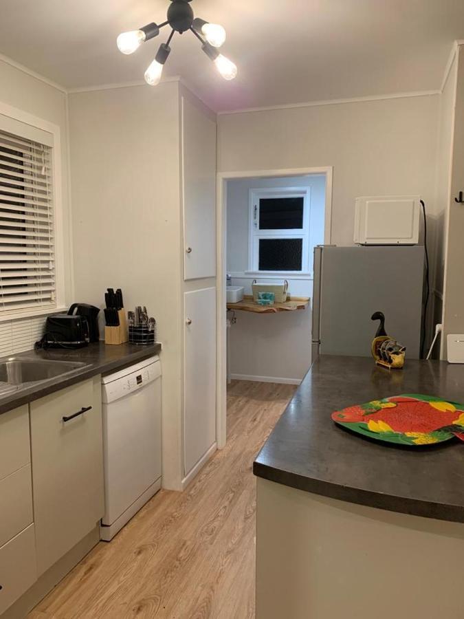 Cute And Cozy Near Airport * Auckland