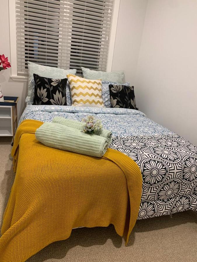 Cute And Cozy Near Airport *
