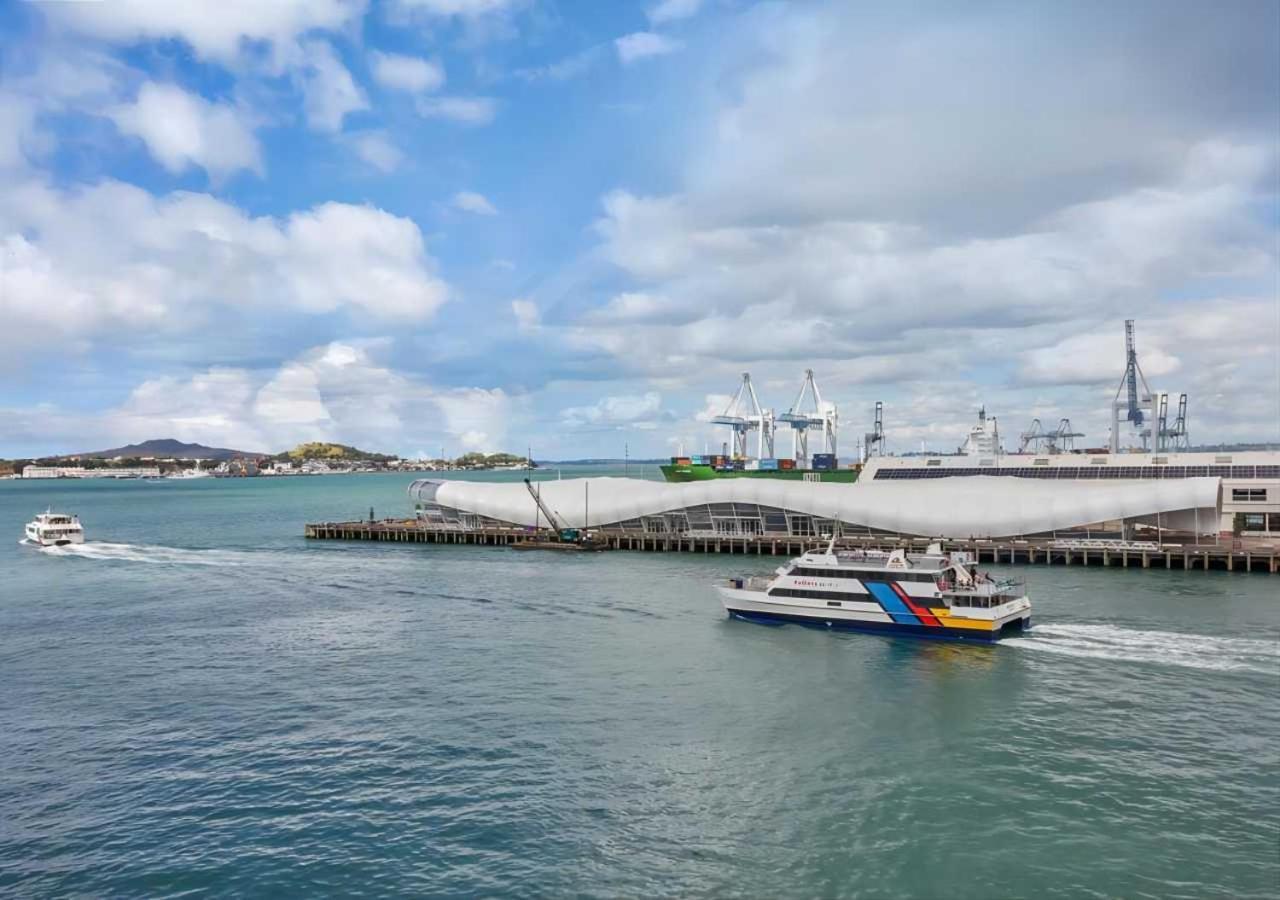 Waterfront Seaview - Same Building Block As Hilton * Auckland