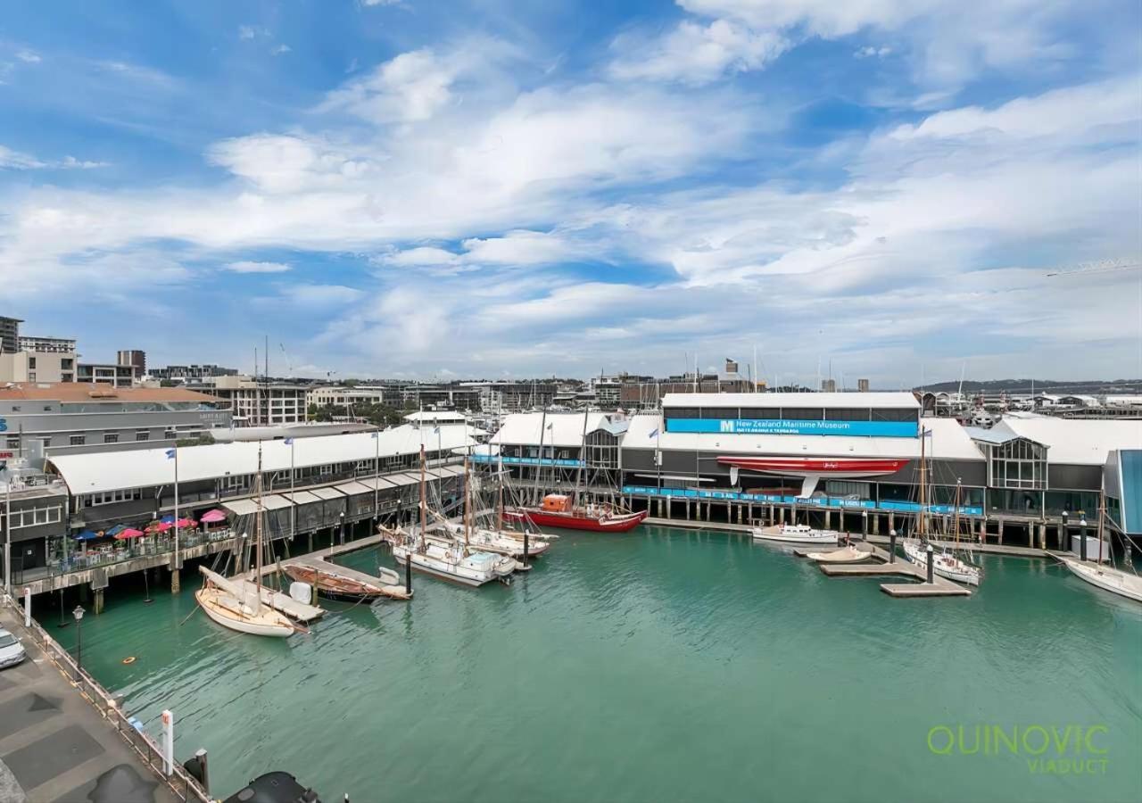 Waterfront Seaview - Same Building Block As Hilton Apartment *