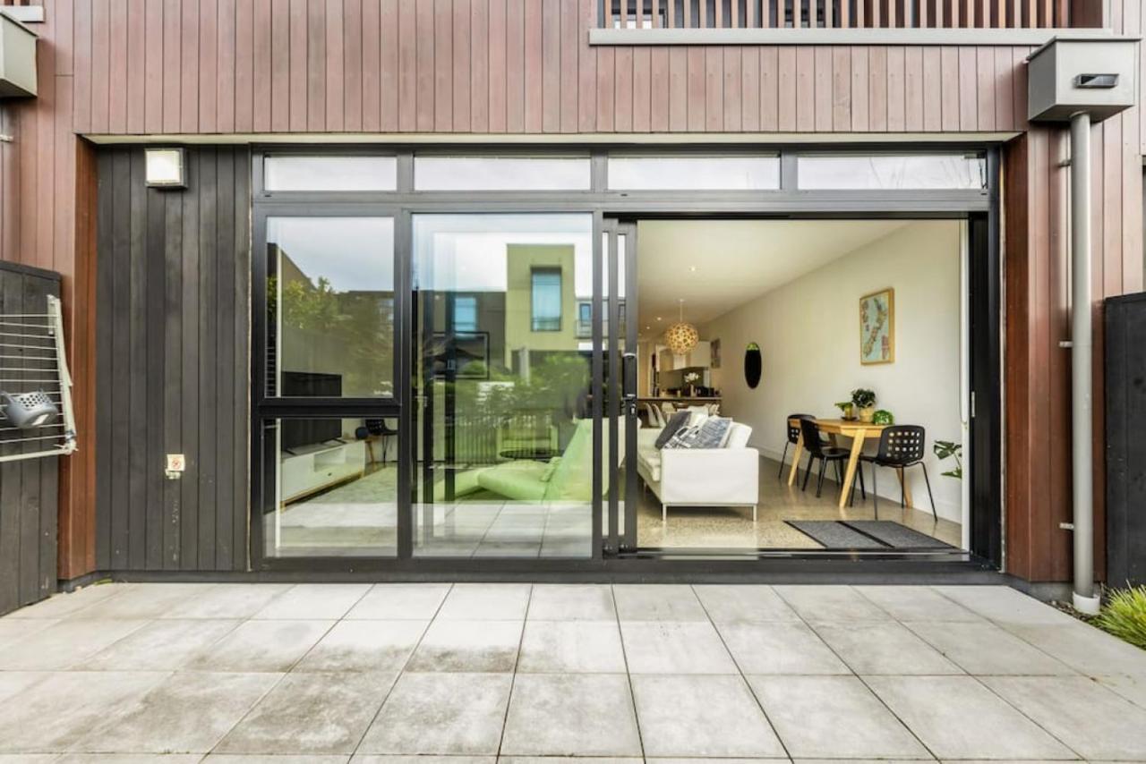 Hobsonville Point Enchanter With Parking And Wi-fi Holiday home *