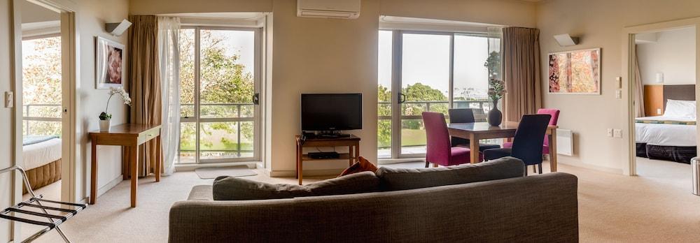 Vr Takapuna Aparthotel 5*