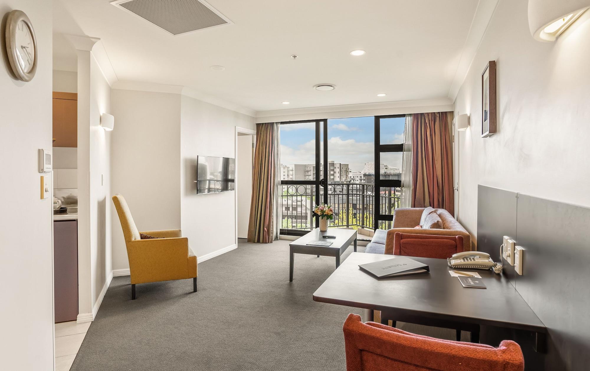 Parkside & Hotel Auckland