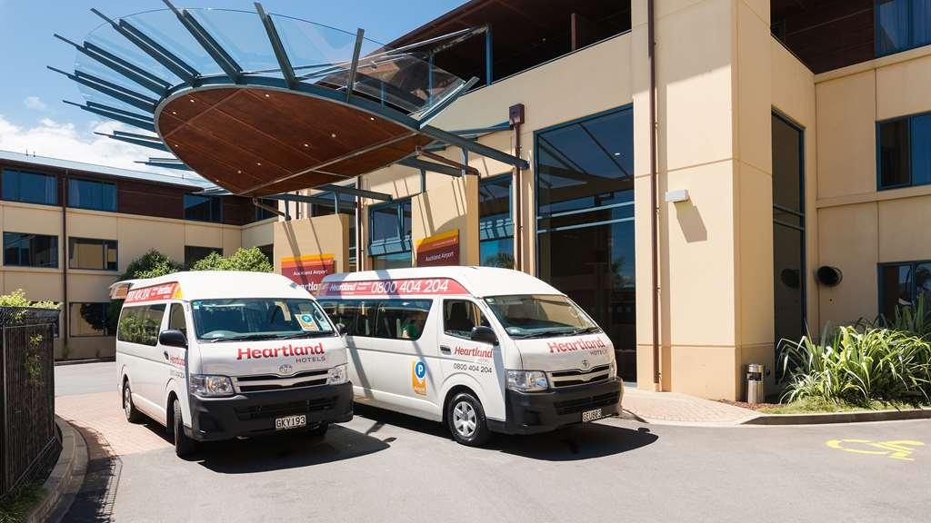 Heartland Airport Hotel 4*