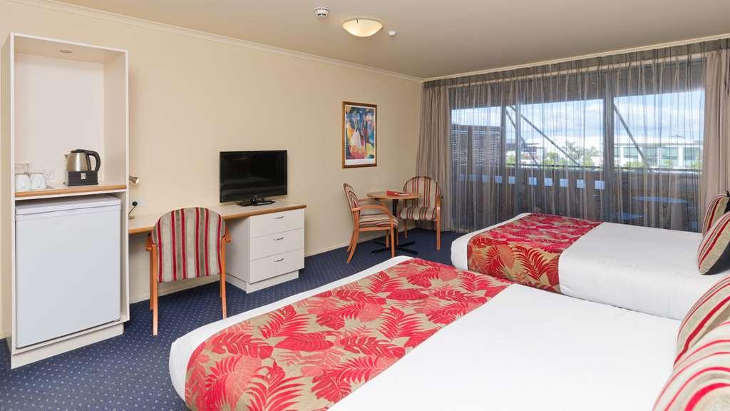 Hotel Heartland Airport 4*