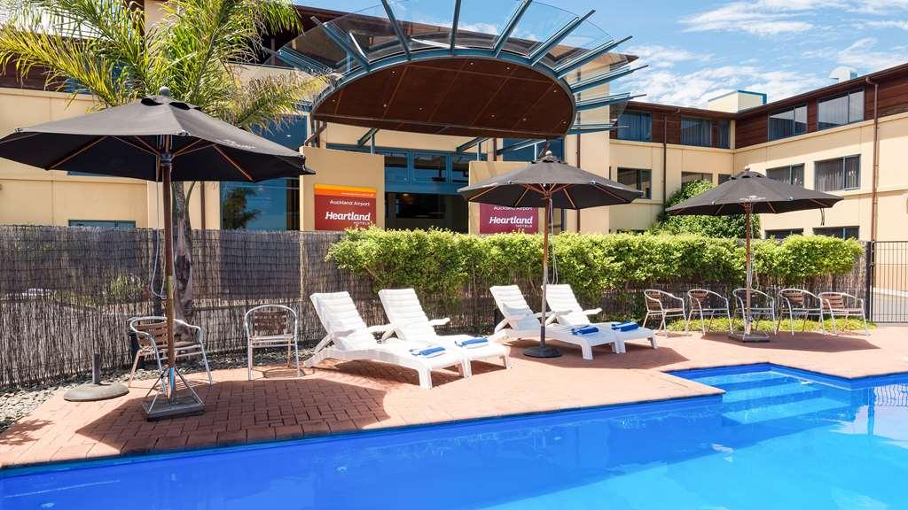 Hotel Heartland Airport 4*