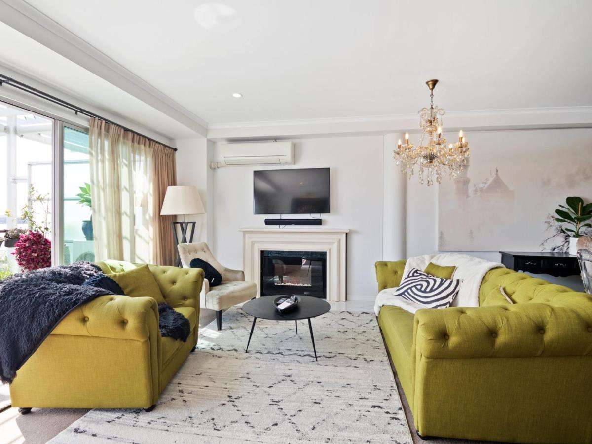 Waterfront Highview - Princes Wharf Apartment