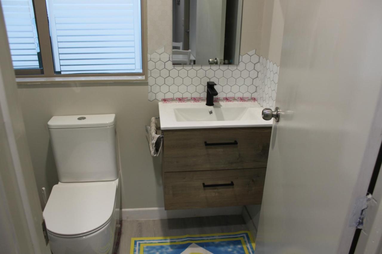 Private With Self Check-in, Ensuite, Wifi & Kitchenette Auckland