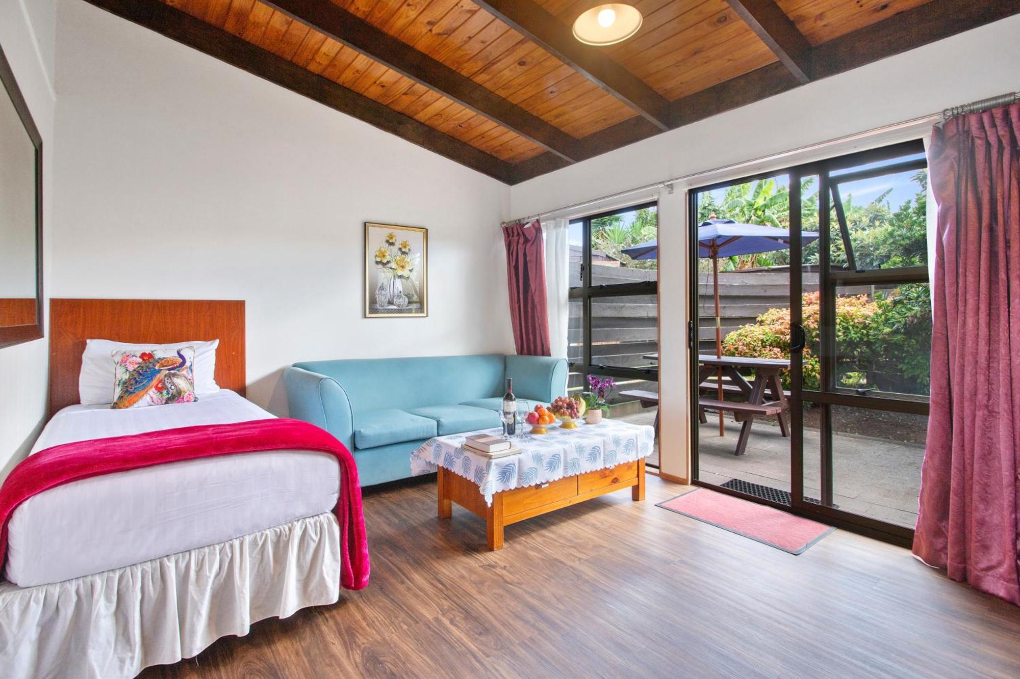 Grange Motel 4*