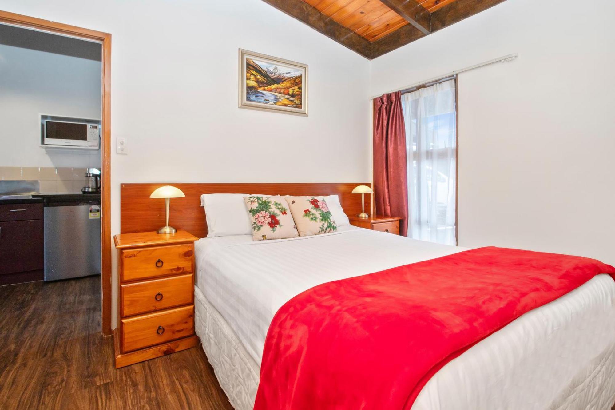 Grange 4* Auckland