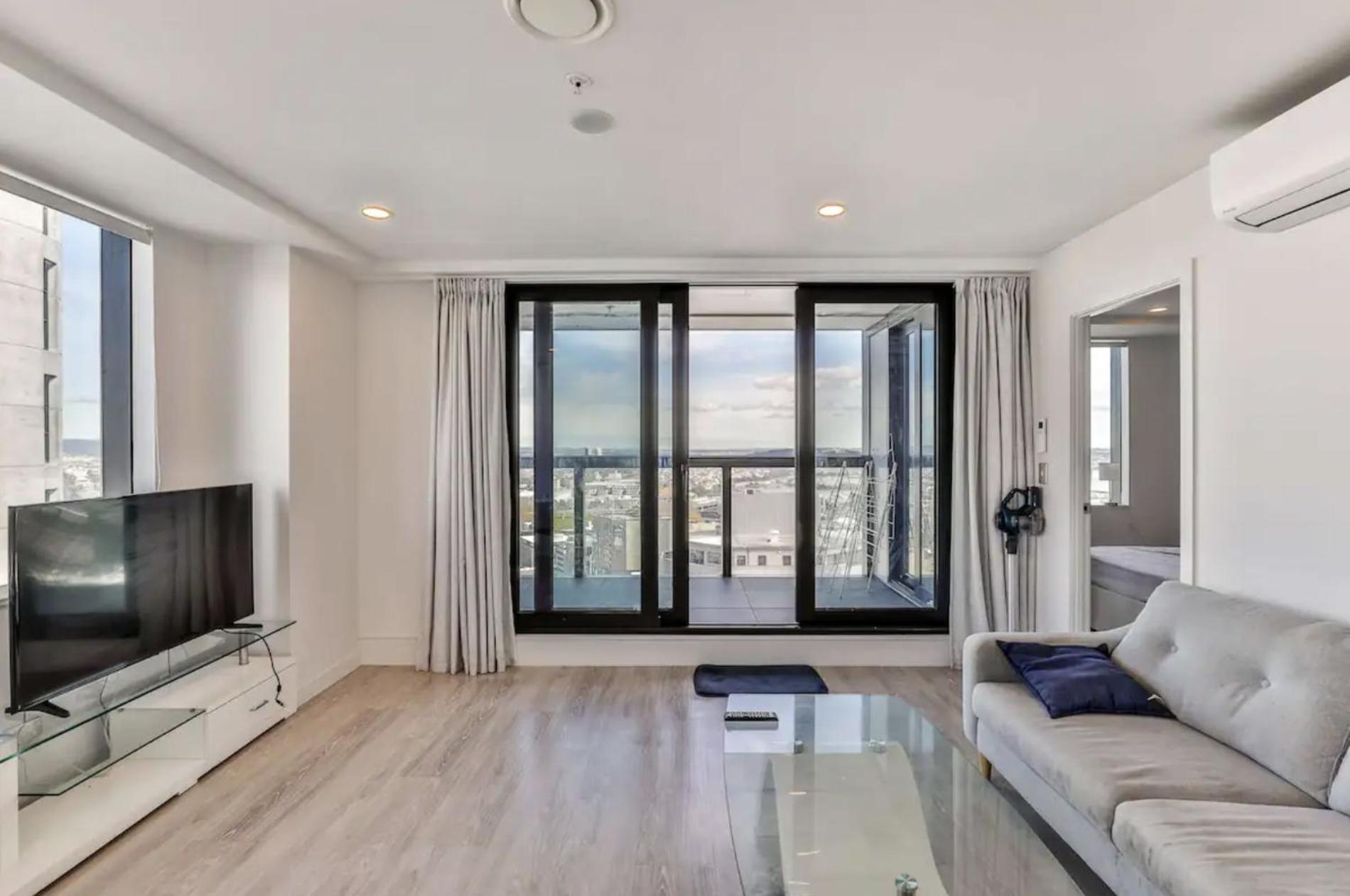 Skytower View And Seaview 2 Bedroom Auckland