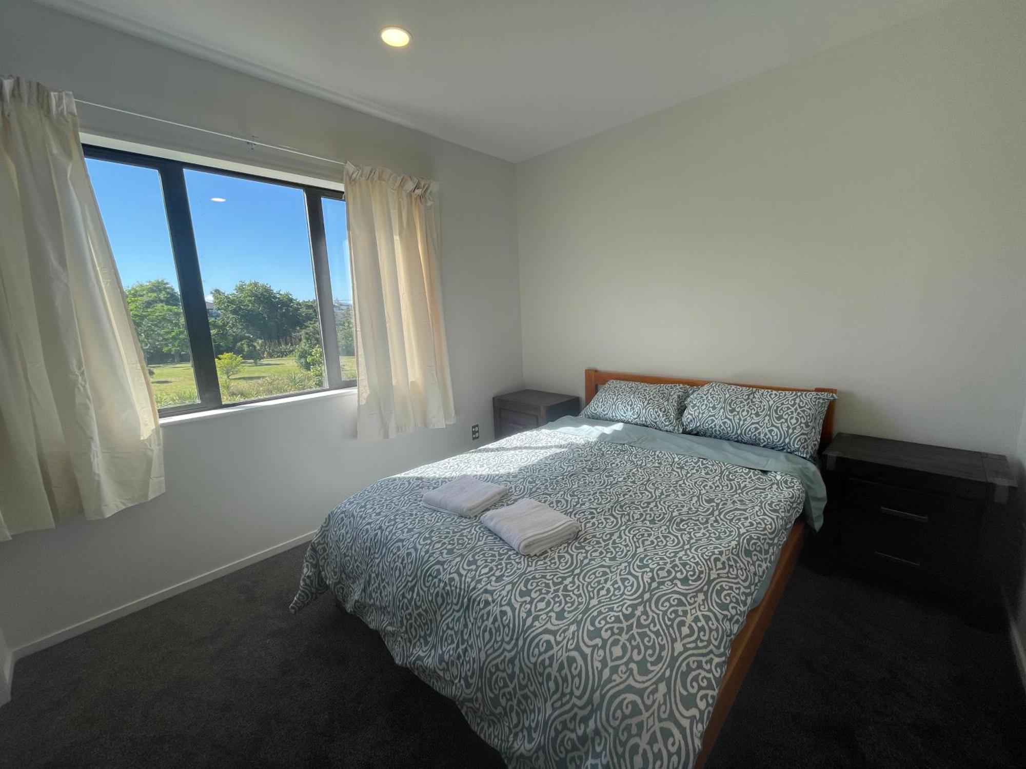Modern By The Reserve Auckland