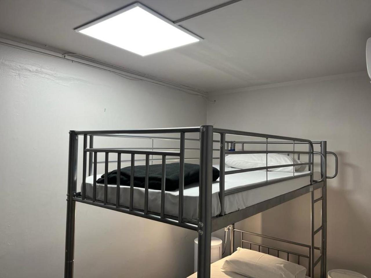 Hit Hostel *