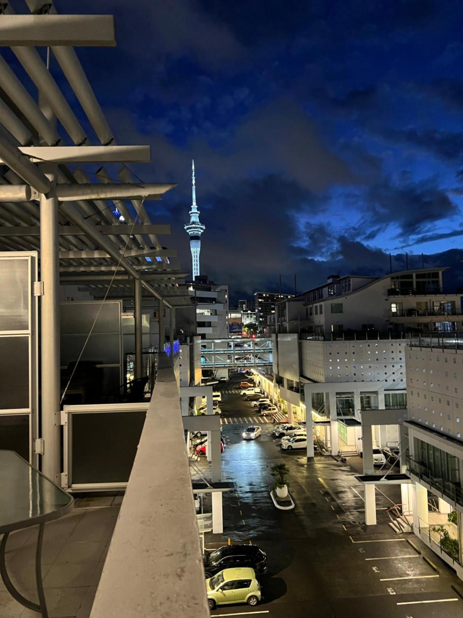 Apartment Waterfront Seaview - Same Building Block As Hilton