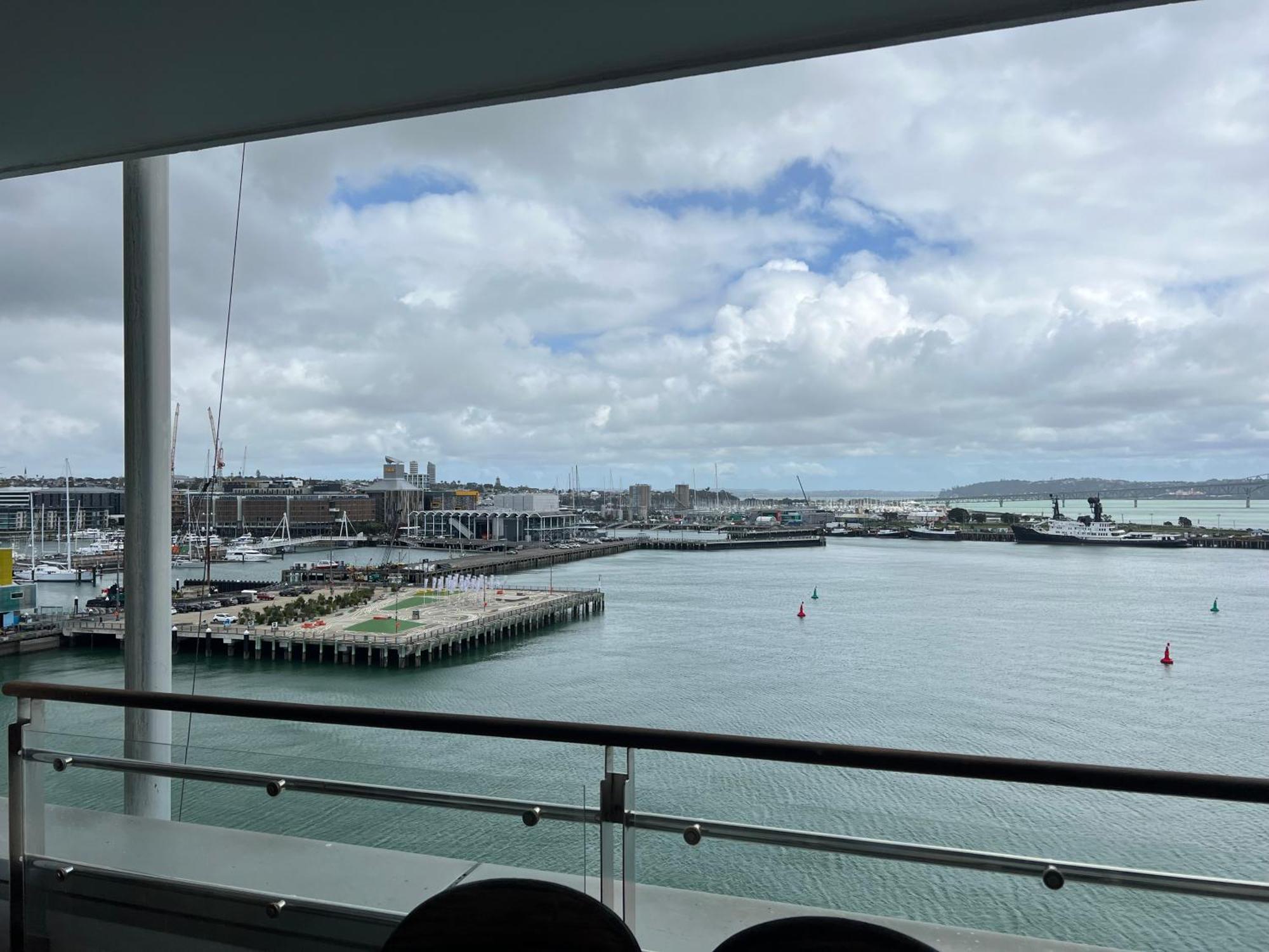 Apartment Waterfront Seaview - Same Building Block As Hilton *