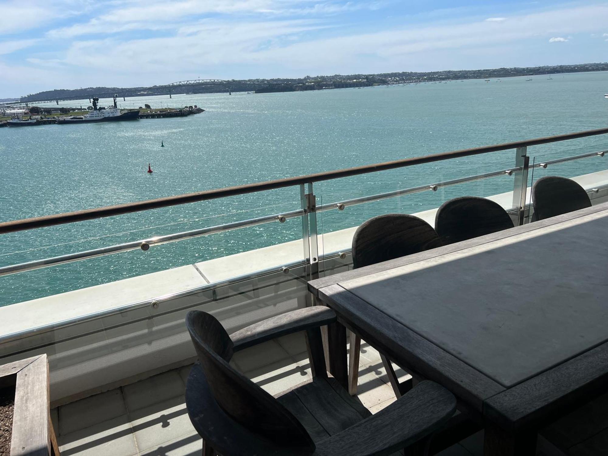 Waterfront Seaview - Same Building Block As Hilton Apartment Auckland