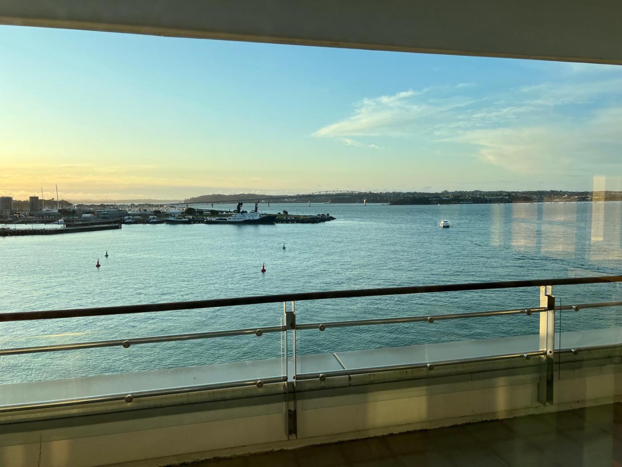 Waterfront Seaview - Same Building Block As Hilton