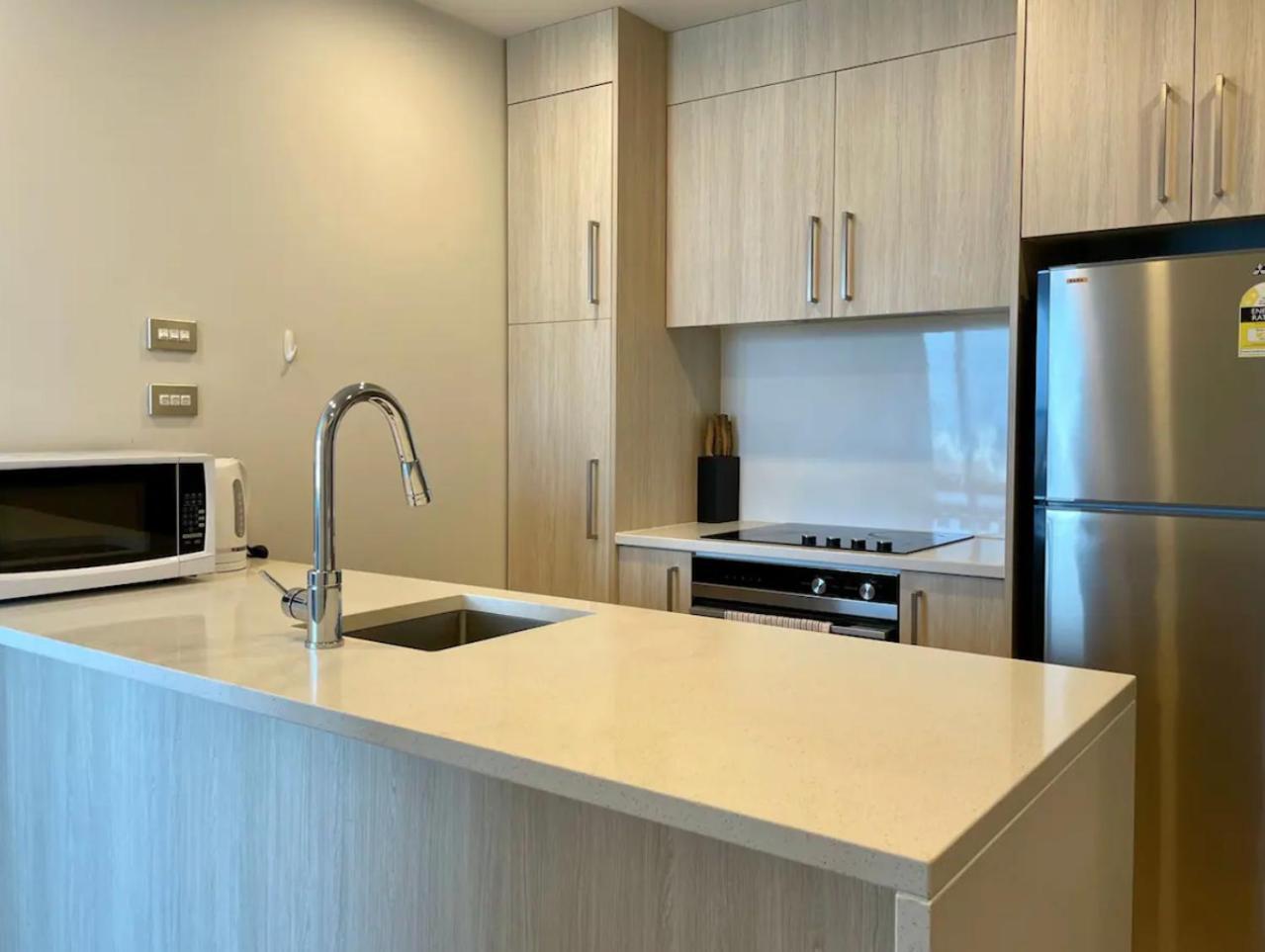 Apartment Skytower View And Seaview 2 Bedroom Auckland