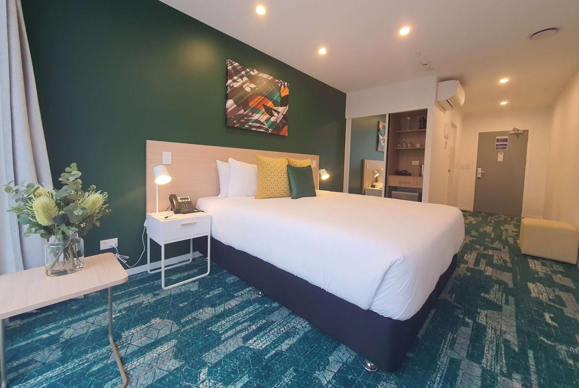 La Quinta By Wyndham Ellerslie Hotel