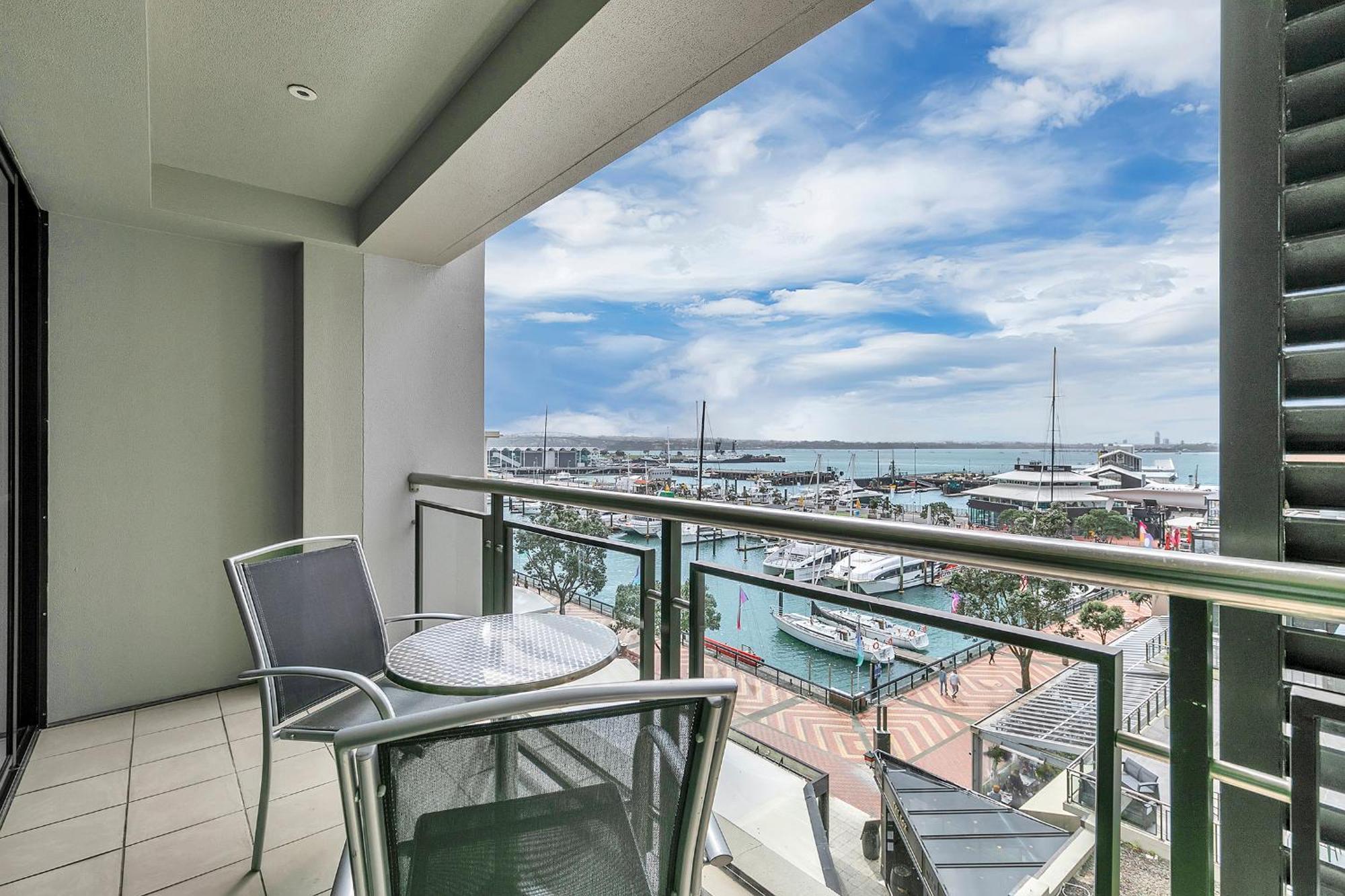 Stunning Harbour Views Auckland