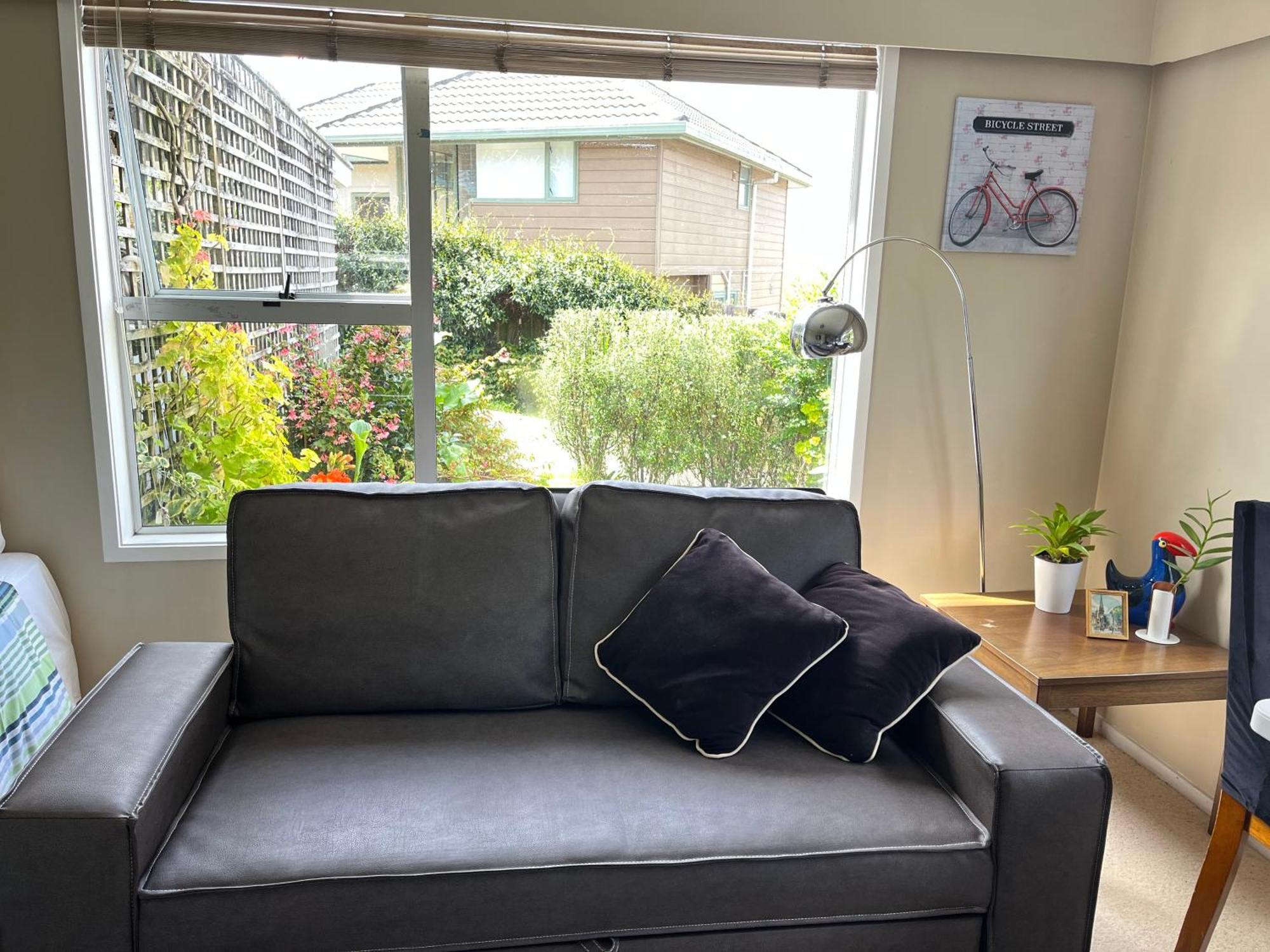 Family At Campbells Bay -netflix Tv Apartment Auckland