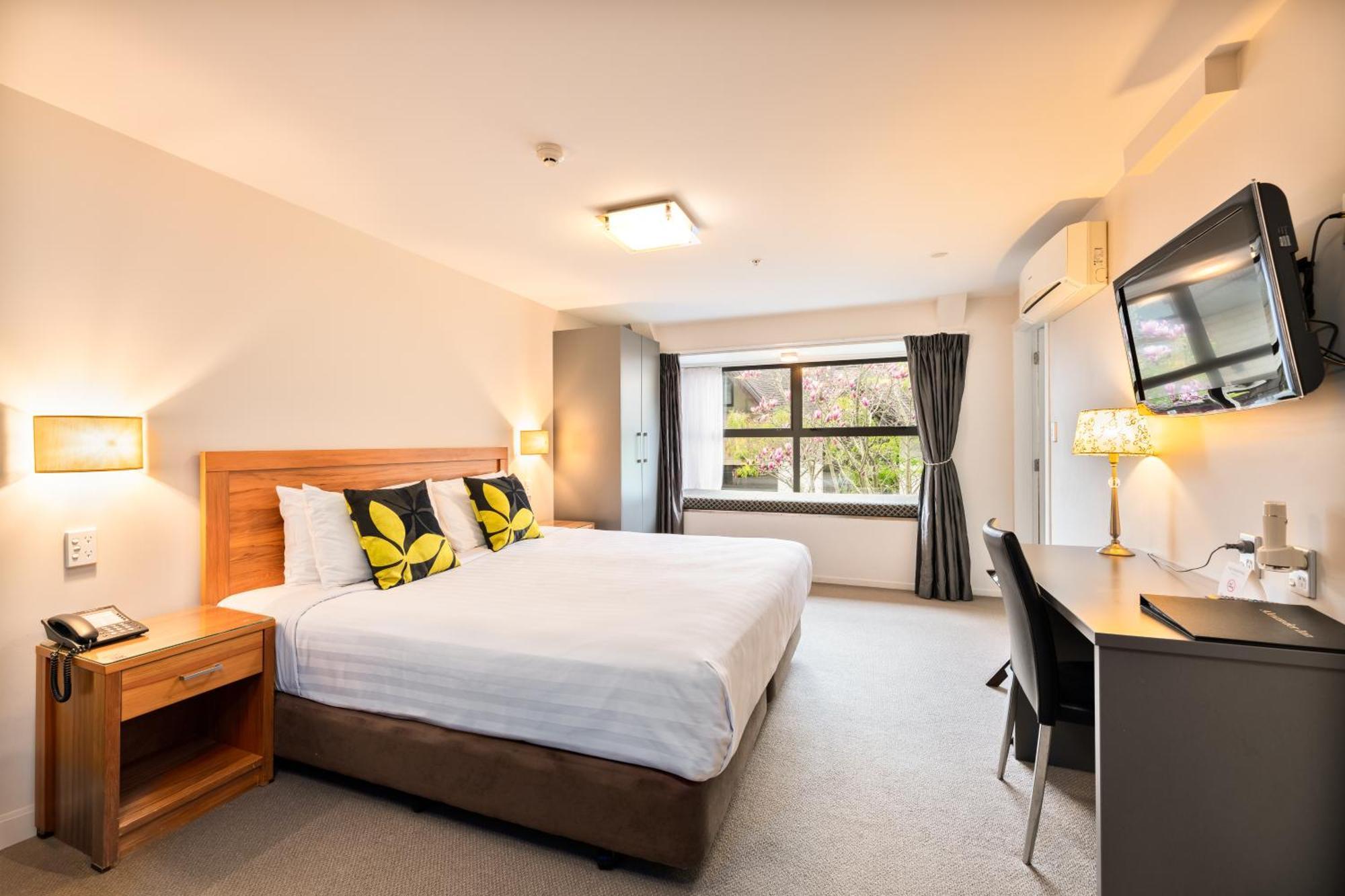 Alexander 4* Auckland