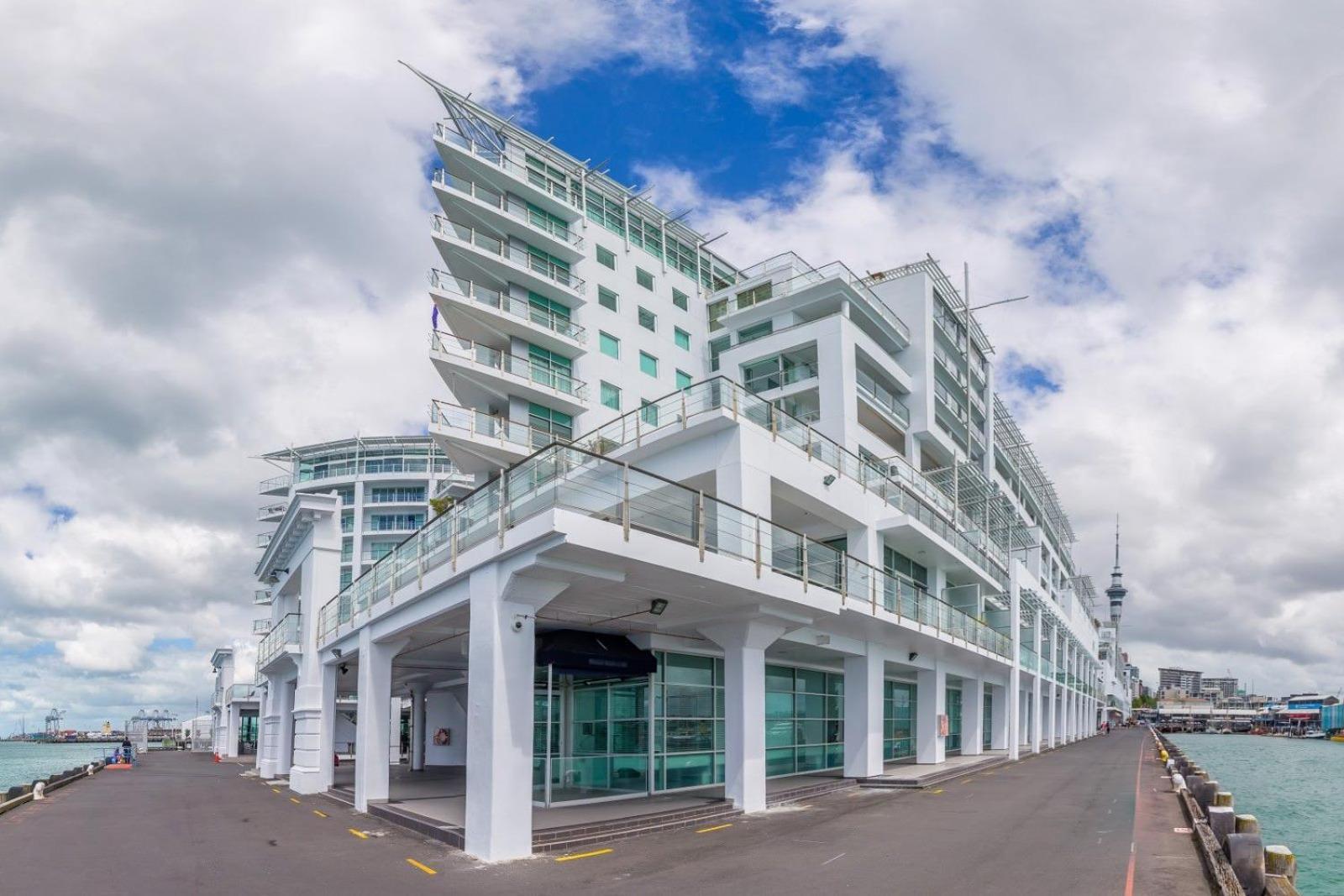 Apartment Waterfront Seaview - Same Building Block As Hilton