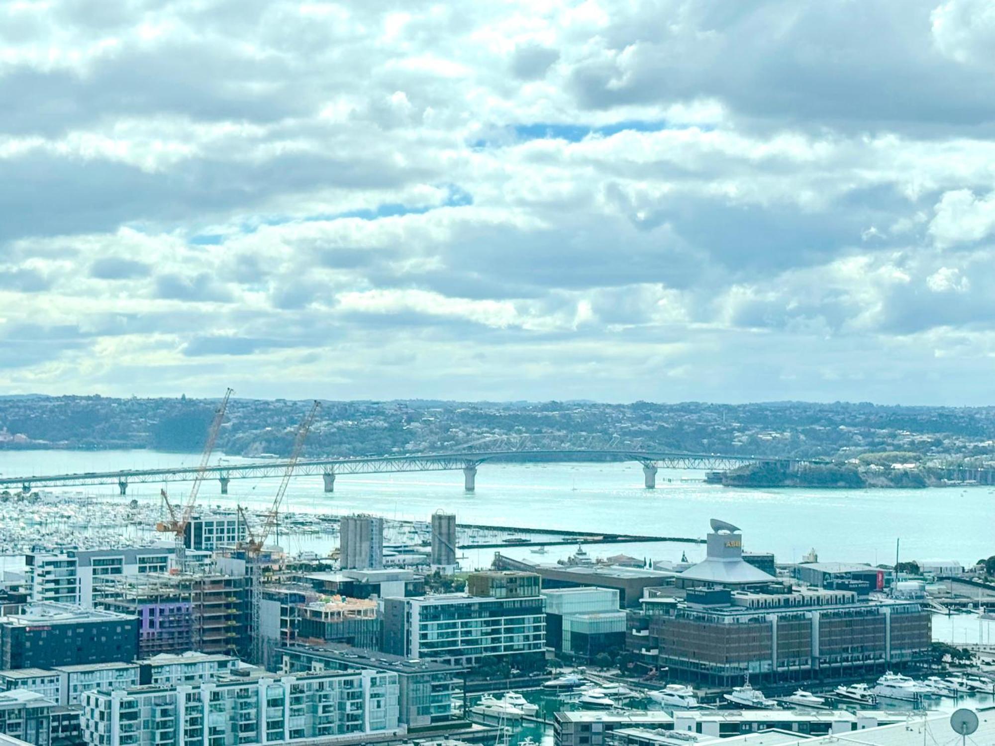 Apartment Skytower View And Seaview 2 Bedroom Auckland