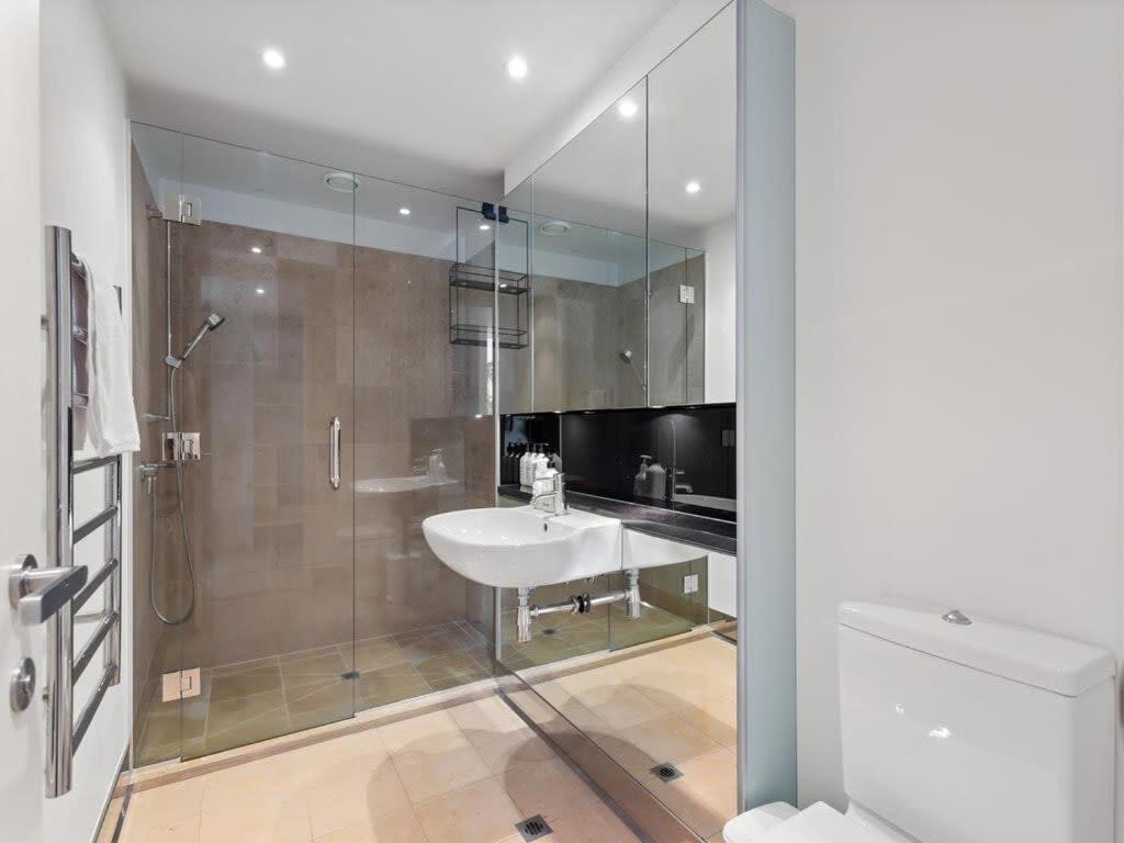 Gorgeous 2 Bedroom - Wynyard Quarter! Free Parking Auckland