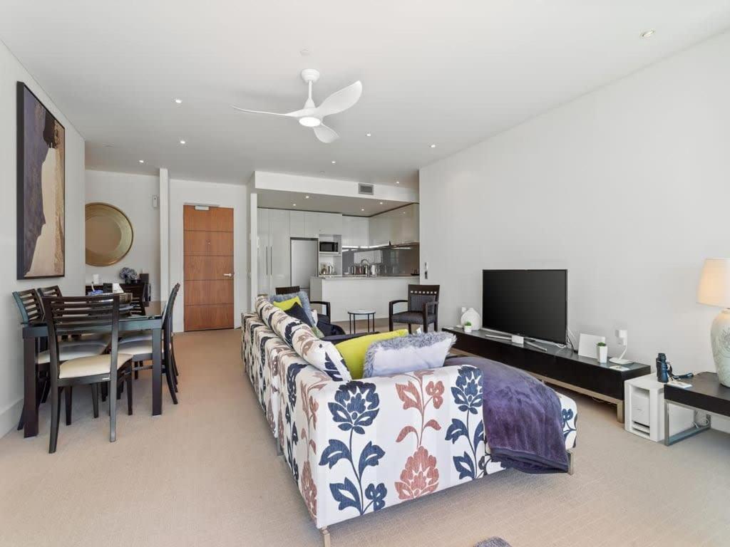 Gorgeous 2 Bedroom - Wynyard Quarter! Free Parking Apartment Auckland