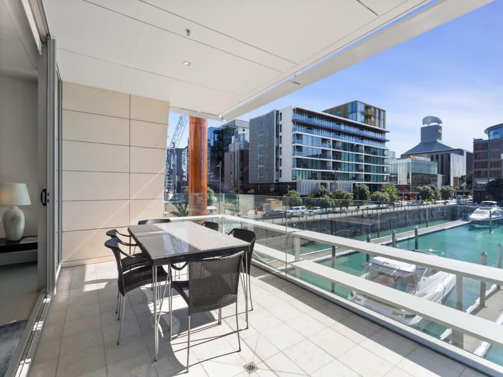 Gorgeous 2 Bedroom - Wynyard Quarter! Free Parking Apartment