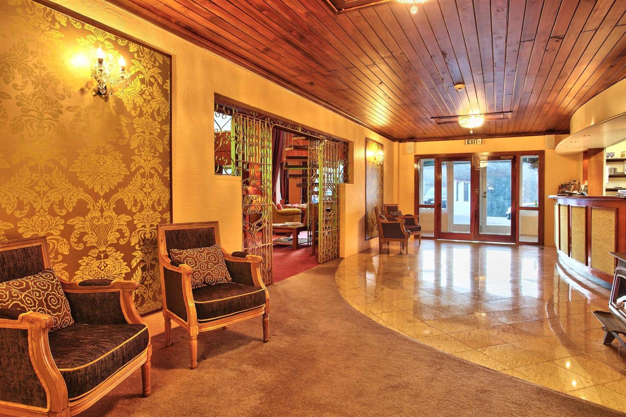 Hotel Waitakere & Spa 4*