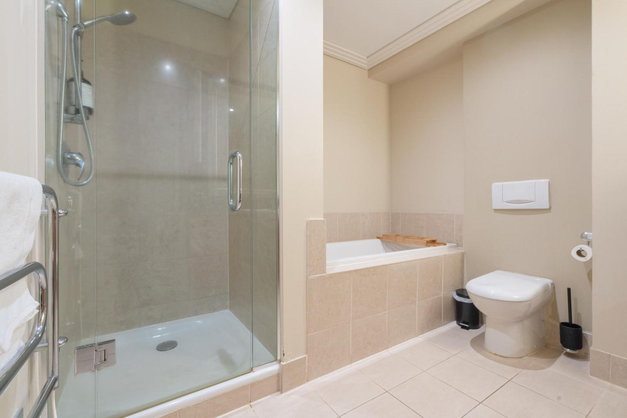 Apartment Luxury Waterfront Haven On Viaduct Harbour *
