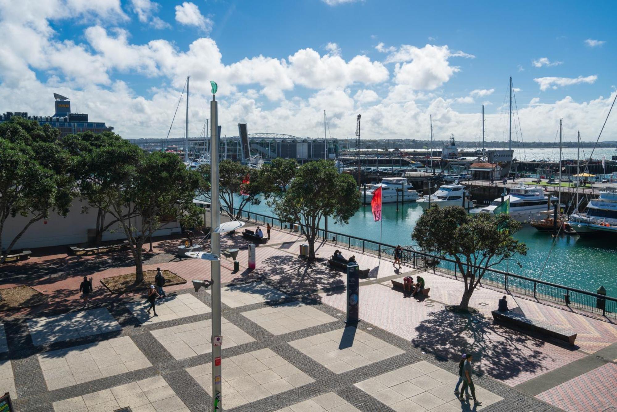 Luxury Waterfront Haven On Viaduct Harbour Apartment